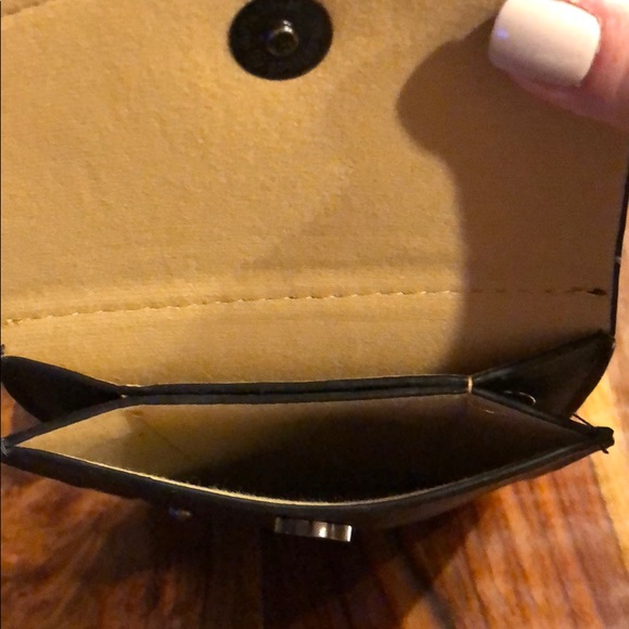 Adorable little purse w/long strap for crossbody. - Picture 5 of 5